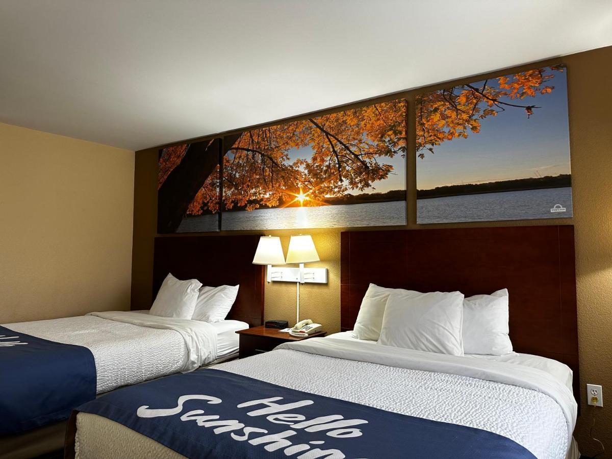 Days Inn By Wyndham Imlay City Exterior photo