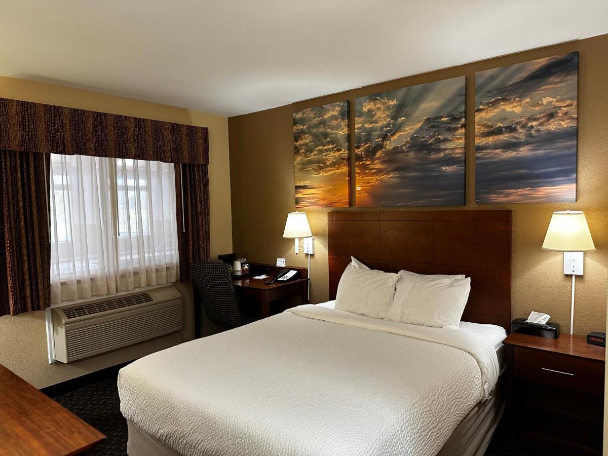 Days Inn By Wyndham Imlay City Exterior photo