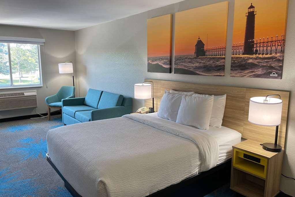Days Inn By Wyndham Imlay City Room photo