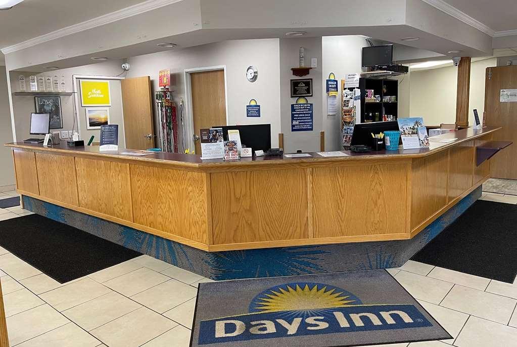 Days Inn By Wyndham Imlay City Interior photo