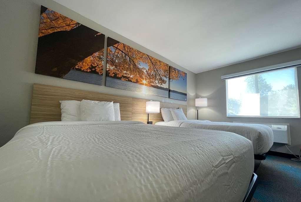 Days Inn By Wyndham Imlay City Room photo
